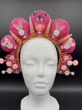 **🌸🐚 “DOLLY” Mermaid Crown – A Blooming Treasure of the Sea 🐚🌸**